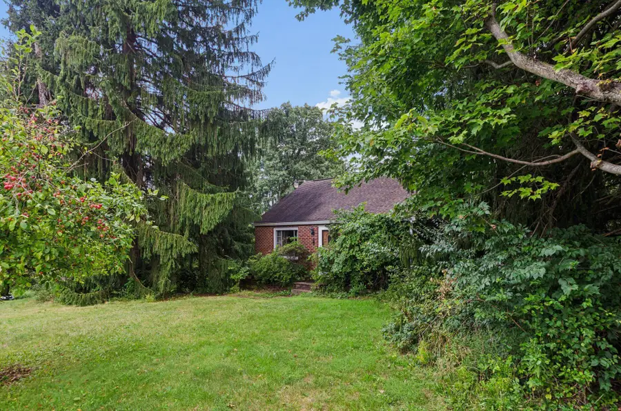 8015 Frank Avenue Nw, North Canton, OH 44720 - #2