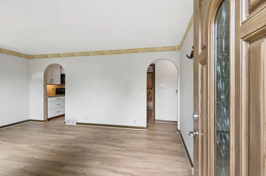 8015 Frank Avenue Nw, North Canton, OH 44720 - #3