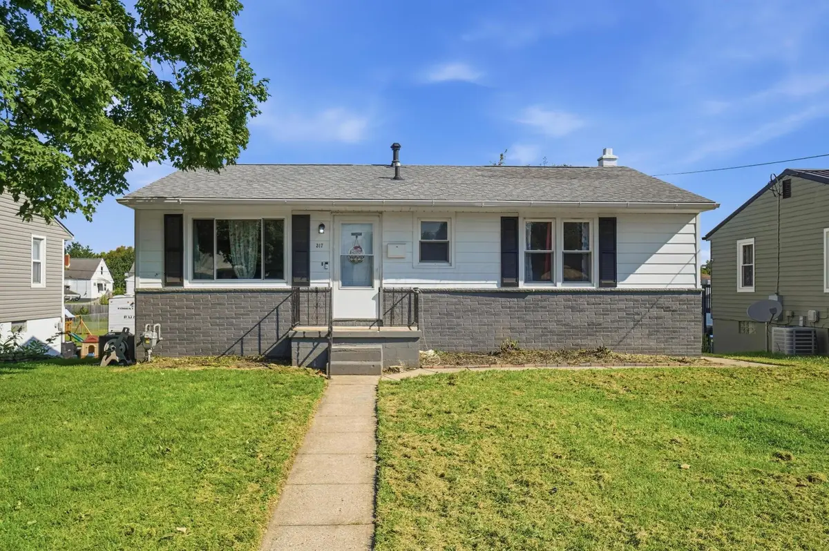 317 W Hubert Avenue, Lancaster, OH 43130 - #1