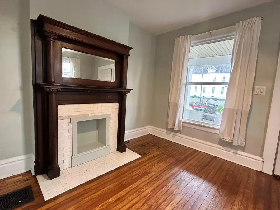 26-28 W Maynard Avenue, Columbus, OH 43202 - #2