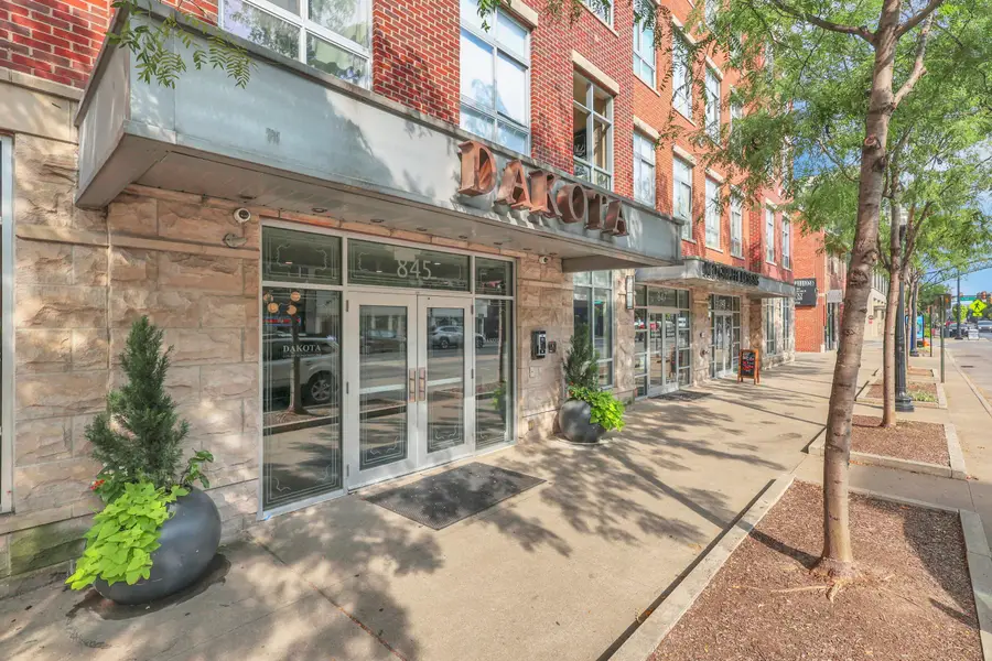 845 N High Street, Columbus, OH 43215 - #3