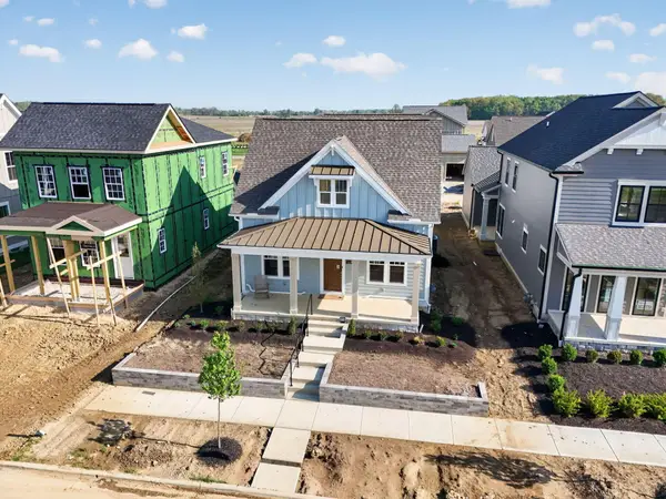 5123 W Maple Drive, Lewis Center, OH 43035