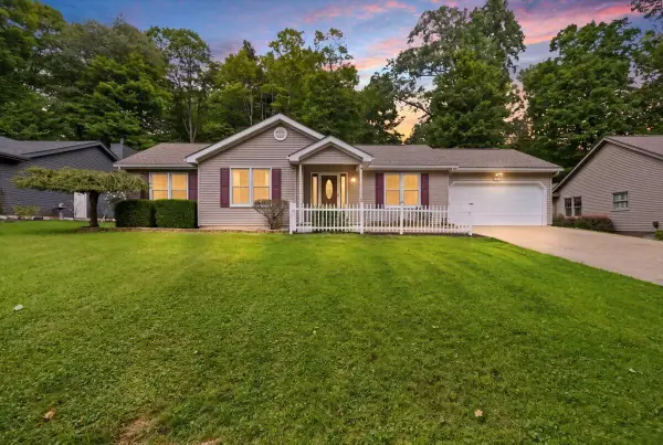 618 Courtland Drive, Howard, OH 43028