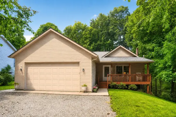 832 Highland Hills Drive, Howard, OH 43028