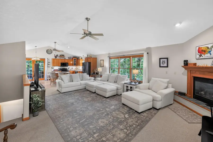 832 Highland Hills Drive, Howard, OH 43028 - #2