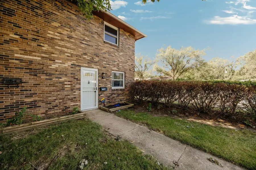 1226 Woodbrook Circle, Columbus, OH 43223 - #2