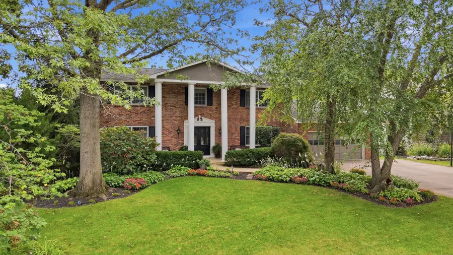 1327 Oakview Drive, Columbus, OH 43235 - #2