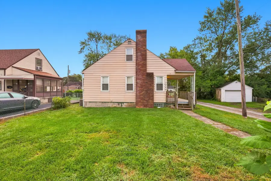 1080 Meadowdale Avenue, Columbus, OH 43219 - #3