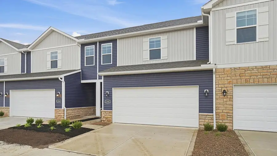 1382 Marinelli Drive E, Columbus, OH 43228 - #3