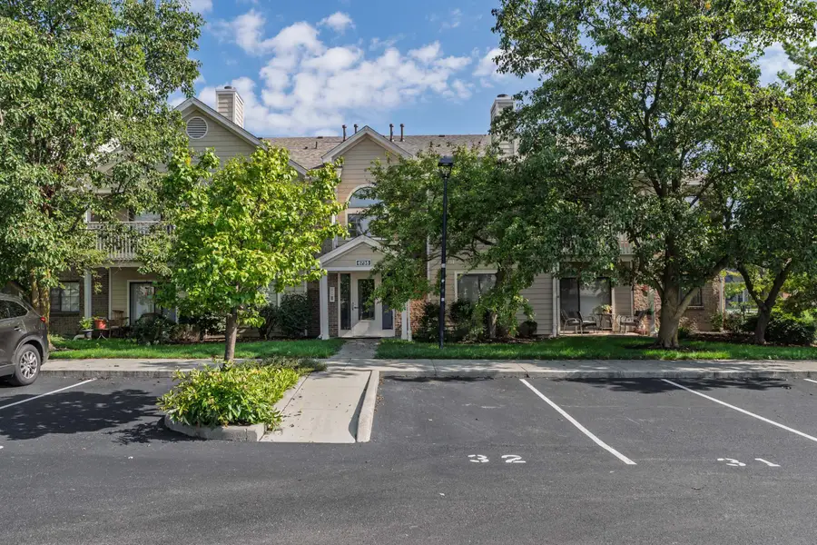 6735 Meadow Creek Drive, Columbus, OH 43235 - #2