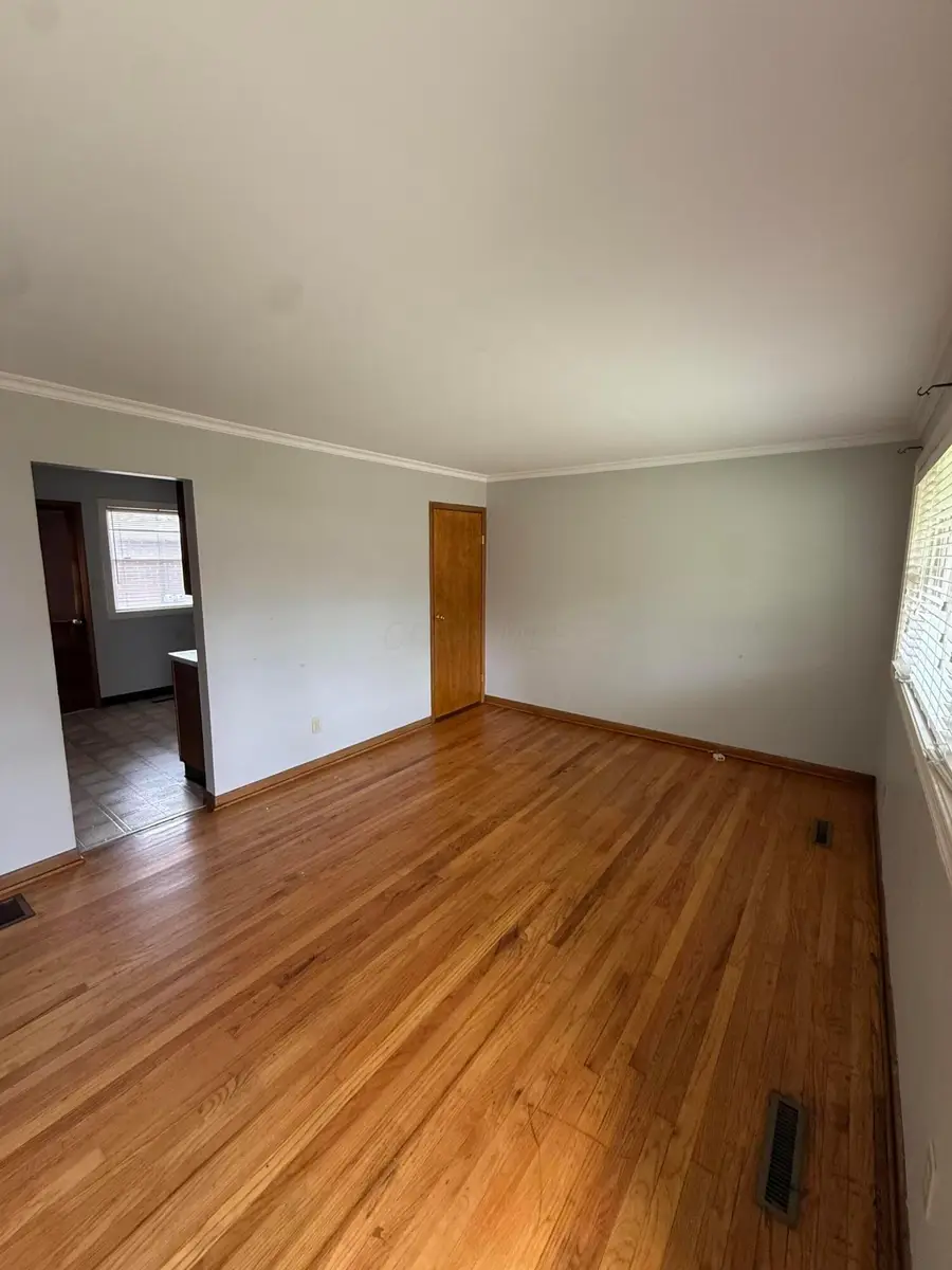 1147 Eastfield Road, Worthington, OH 43085 - #2