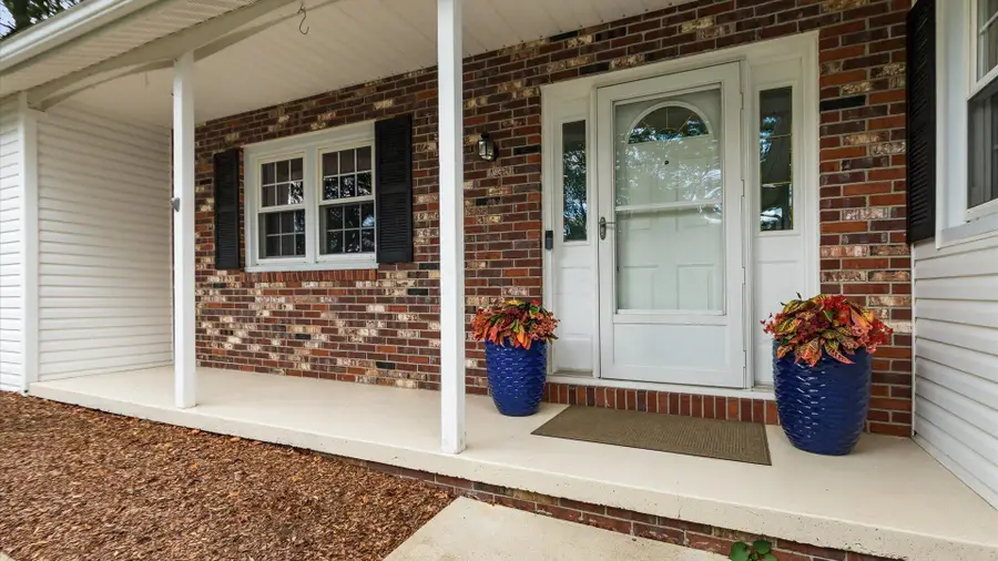 859 Shoreham Drive, Newark, OH 43055 - #2