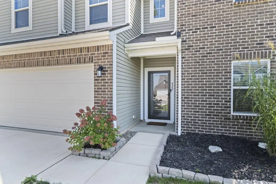 422 Quincy Circle, London, OH 43140 - #2