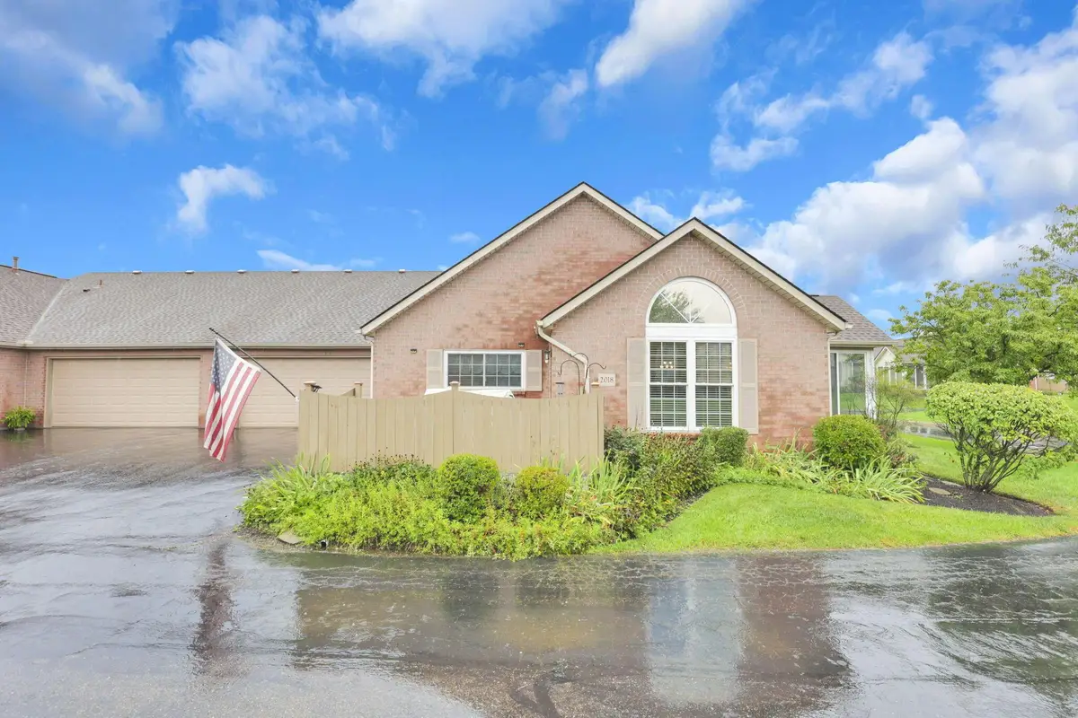 2018 Farmbrook Circle N, Grove City, OH 43123 - #1