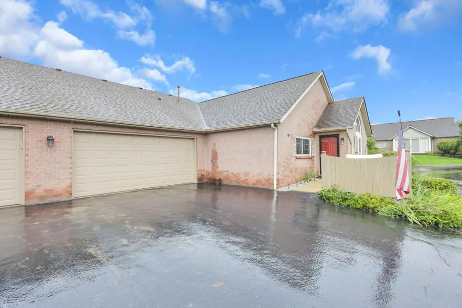 2018 Farmbrook Circle N, Grove City, OH 43123 - #3