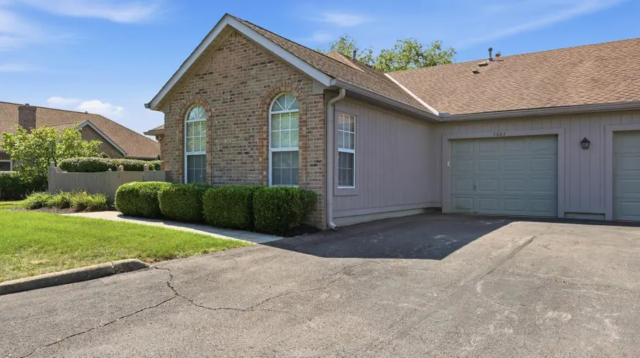 5801 Willow Lake Drive, Grove City, OH 43123 - #2