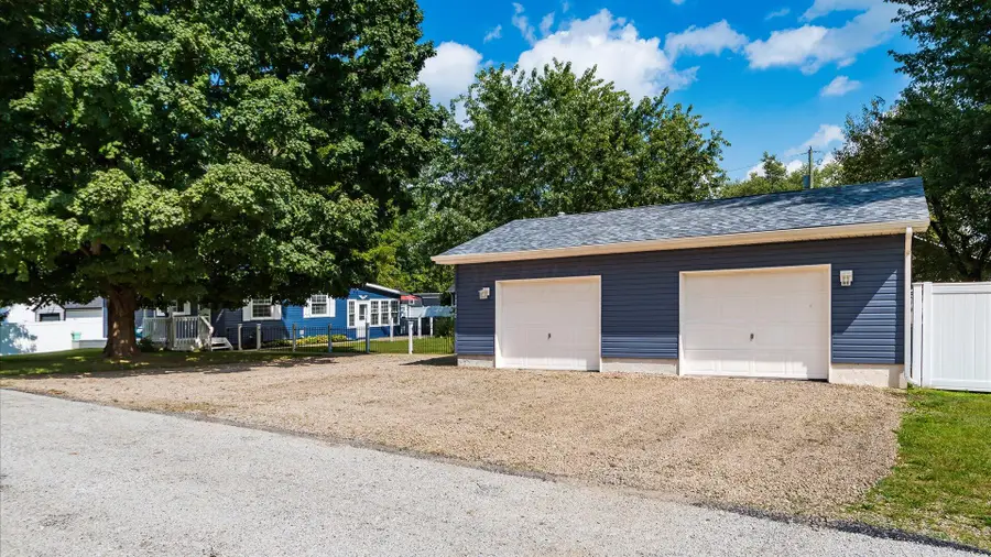 13412 Hawthorne Road Ne, Thornville, OH 43076 - #2