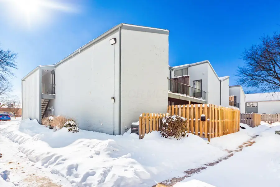 1126 Merrimar Circle N, Columbus, OH 43220 - #2
