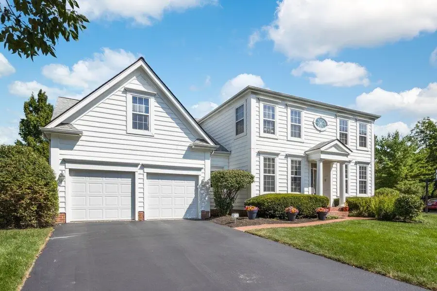7166 Brooks Close, New Albany, OH 43054 - #3