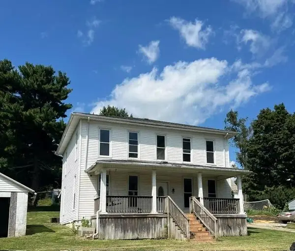 216 W Sheridan Avenue, Somerset, OH 43783