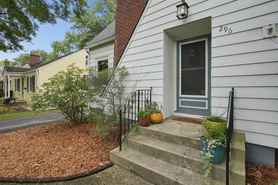 296 E Beaumont Road, Columbus, OH 43214 - #3