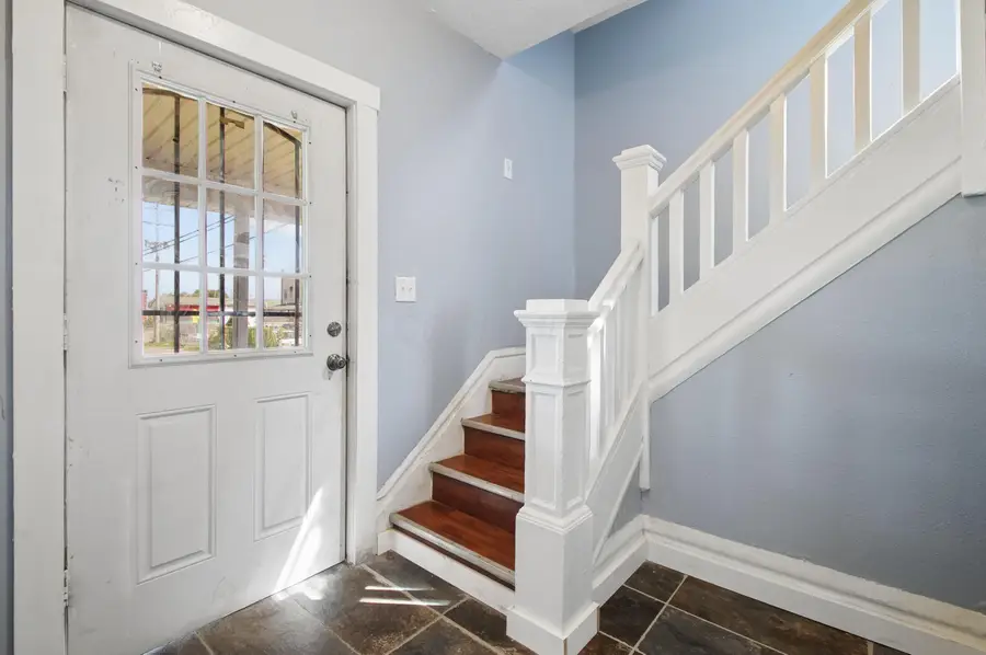 1677 Genessee Avenue, Columbus, OH 43211 - #3
