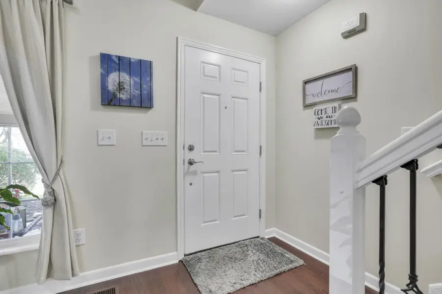 933 Sandrock Avenue, Reynoldsburg, OH 43068 - #3