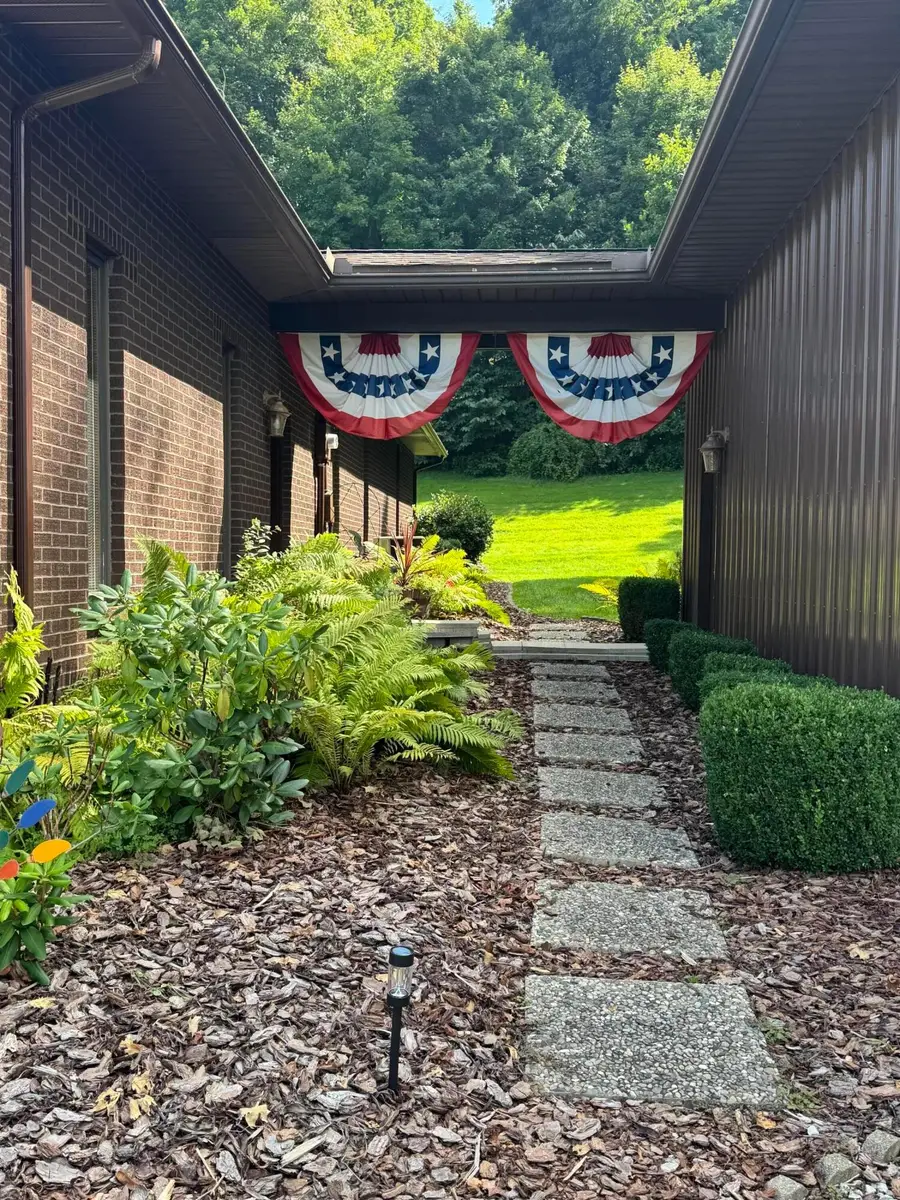 819 Briarhill Drive, Newark, OH 43055 - #3
