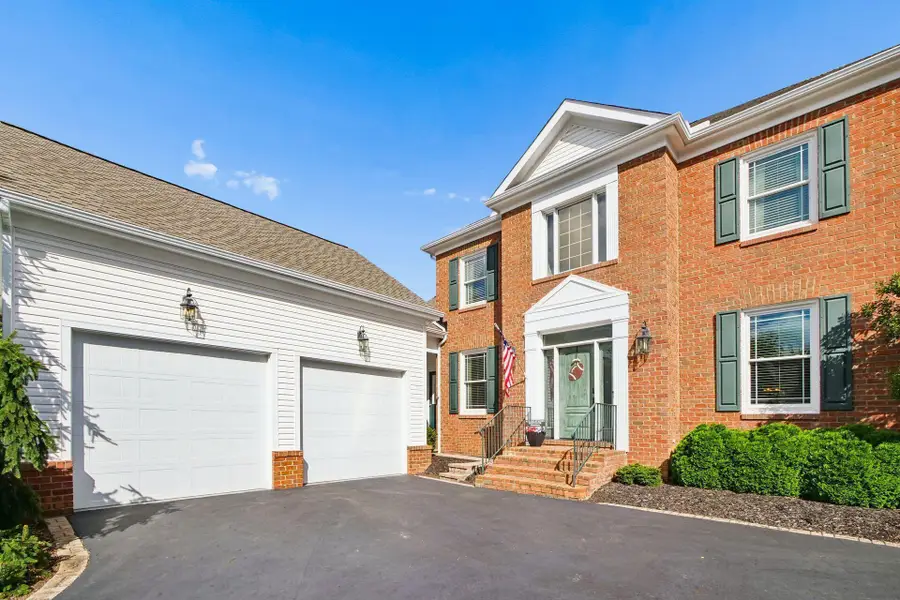 5835 Lake Forest Way, Westerville, OH 43082 - #2