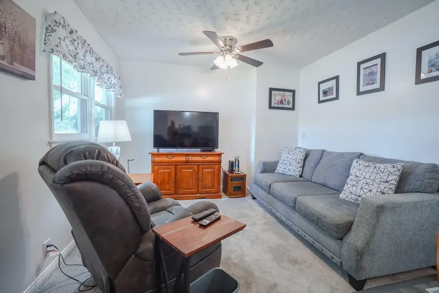 400 Market Street, Richmond Dale, OH 45673 - #3
