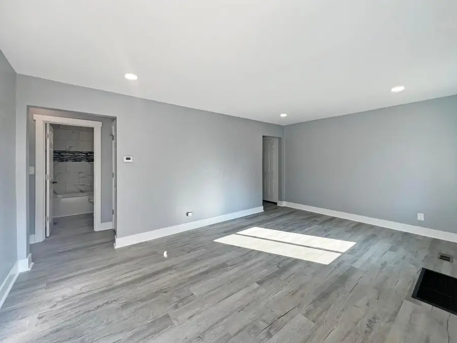 2242 Lexington Avenue, Columbus, OH 43211 - #3