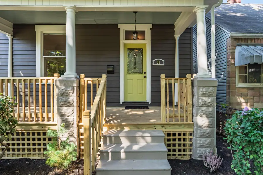38 E Welch Avenue, Columbus, OH 43207 - #2