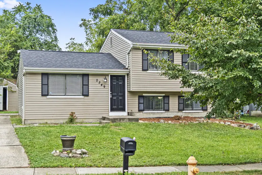 2349 Warfield Drive, Grove City, OH 43123 - #2
