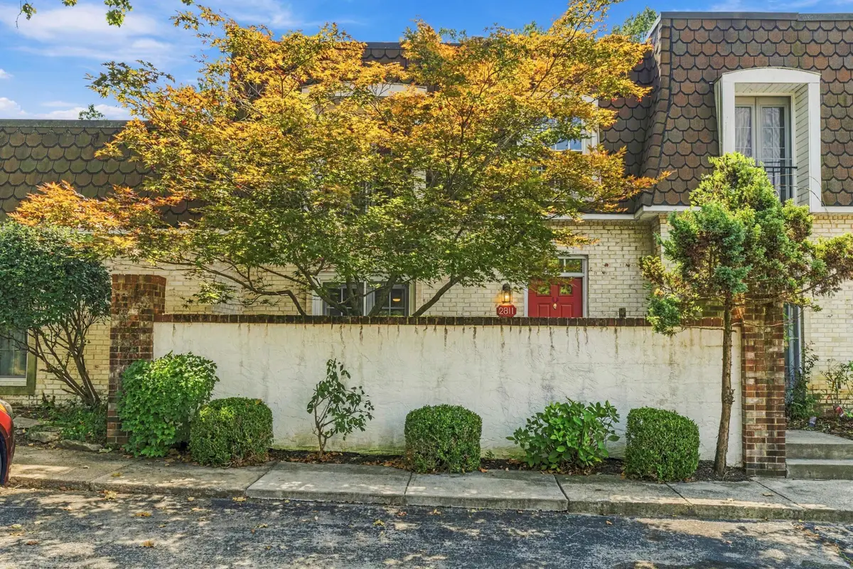 2811 Chateau Circle S, Upper Arlington, OH 43221 - #1
