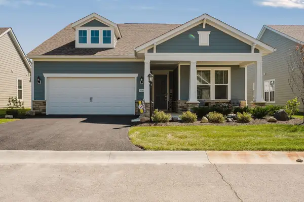 726 Oldcastle Road, Lewis Center, OH 43035