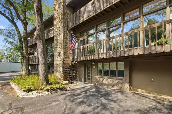 2109 W 5th Avenue, Columbus, OH 43212
