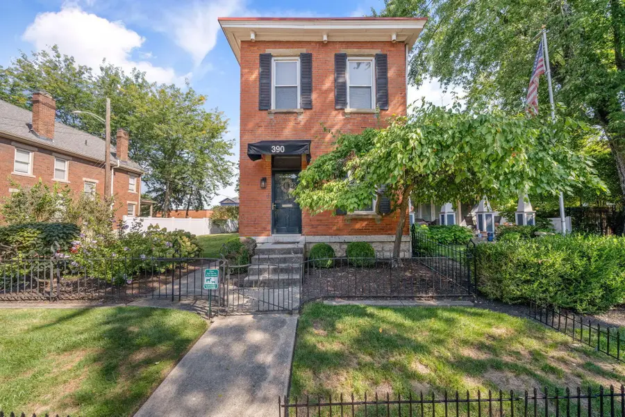 390 E Sycamore Street, Columbus, OH 43206 - #2