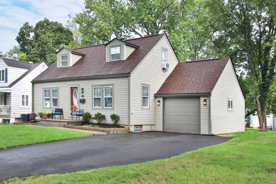 88 W Lincoln Avenue, Worthington, OH 43085 - #2