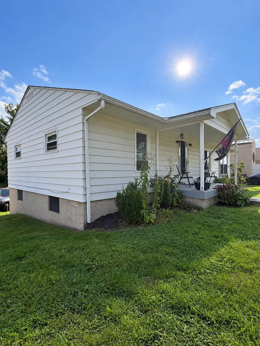 960 Grove Road, Zanesville, OH 43701 - #2