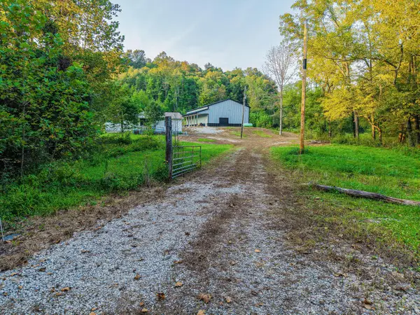175 Comer School House Road, Oak Hill, OH 45656