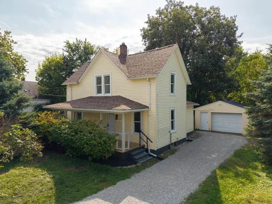 156 E Center Street, London, OH 43140 - #3