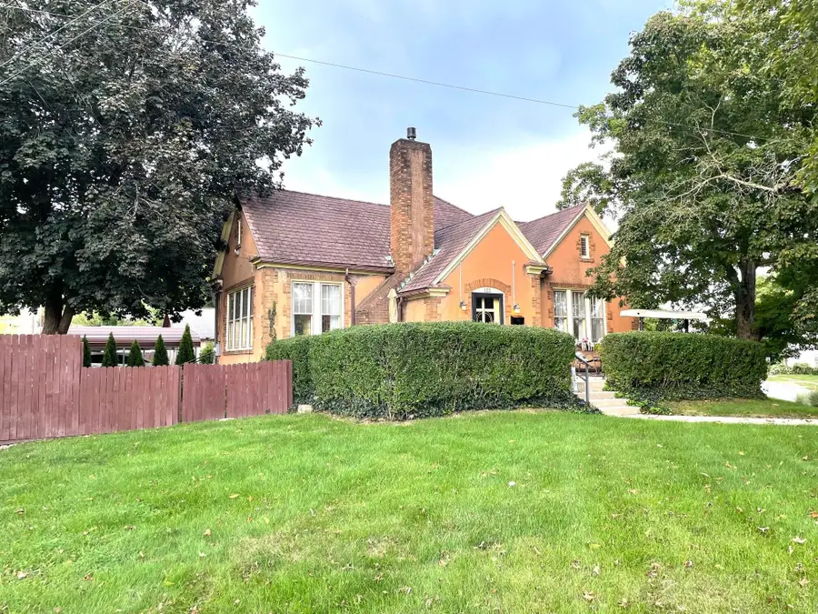 133 Zanesville Avenue, Logan, OH 43138 - #2