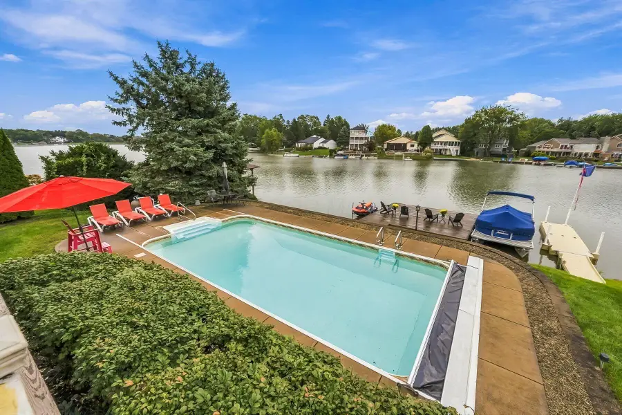 2305 Pawnee Drive, London, OH 43140 - #2