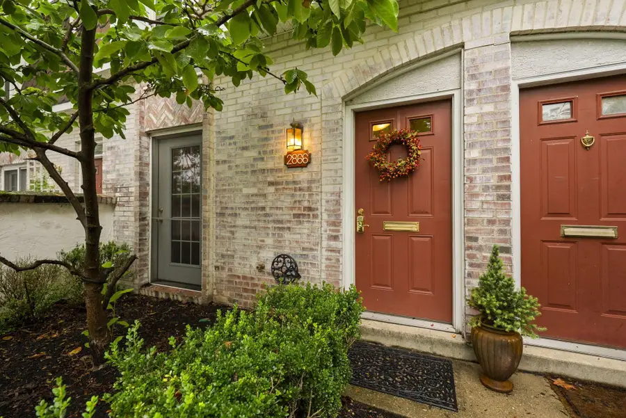 2866 Chateau Circle, Columbus, OH 43221 - #2