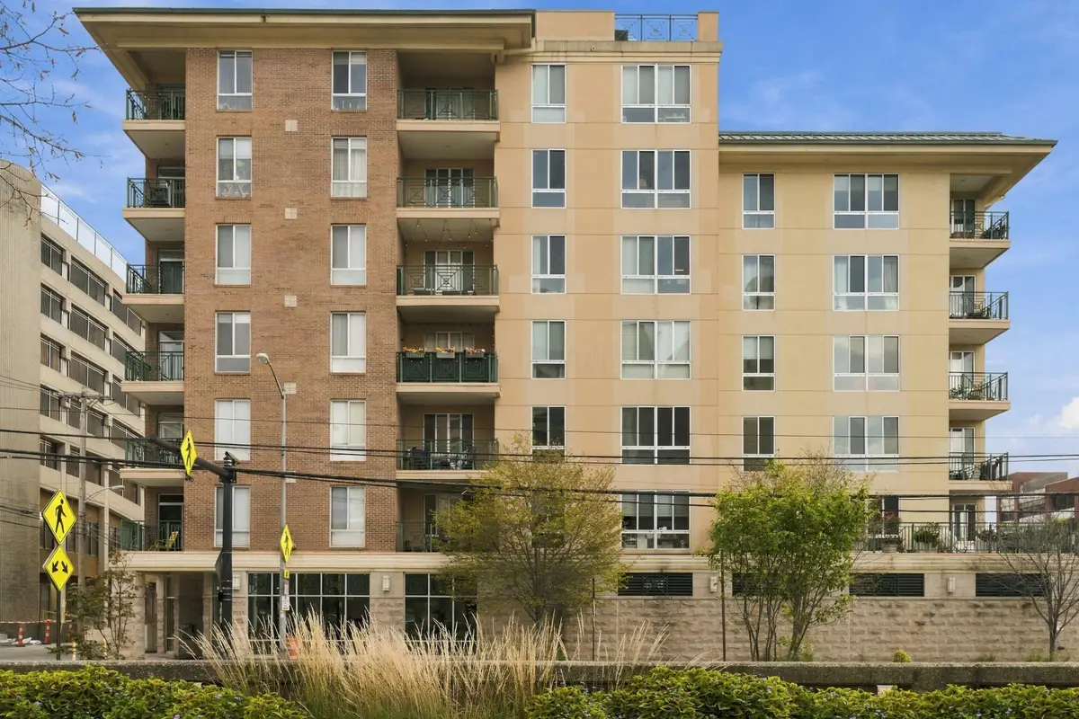 196 S Grant Avenue, Columbus, OH 43215 - #1