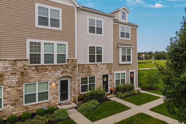 264 Autumn Ridge Circle, Pickerington, OH 43147