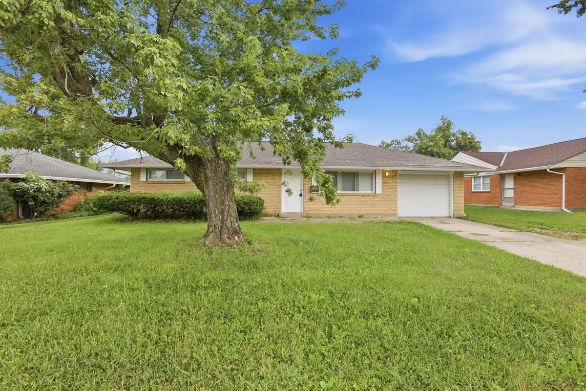 6404 E Livingston Avenue, Reynoldsburg, OH 43068 - #1