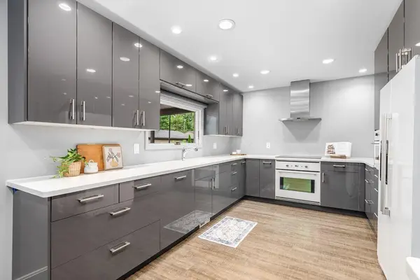 122 W North Broadway Street, Columbus, OH 43214