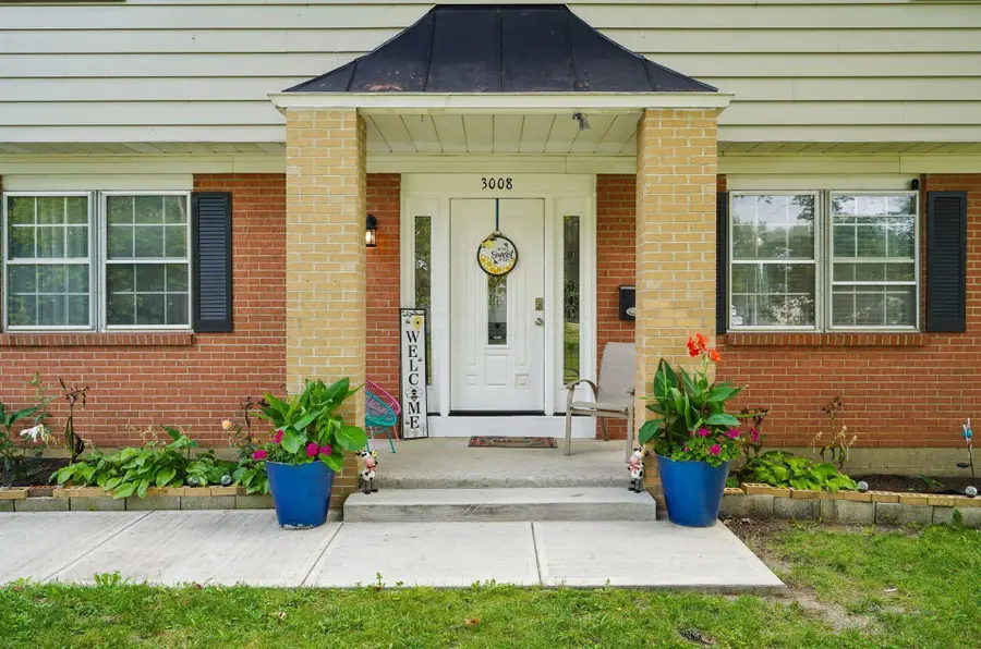 3008 Upton Road W, Columbus, OH 43232 - #2