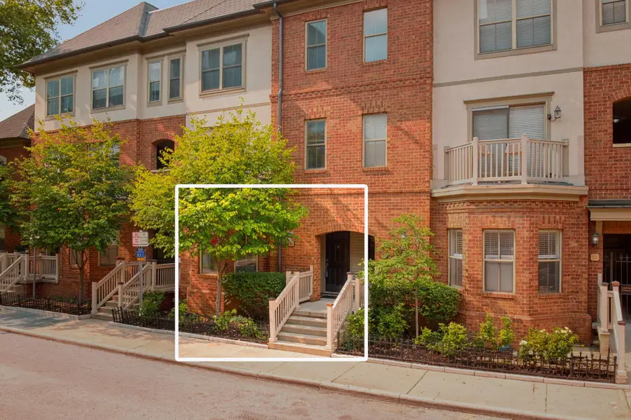 24 W Russell Street, Columbus, OH 43215 - #3